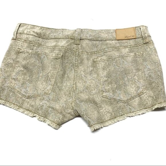 •- NWT Level 99 Phoebe Cutoff Snakeskin Short G15 - Picture 5 of 9